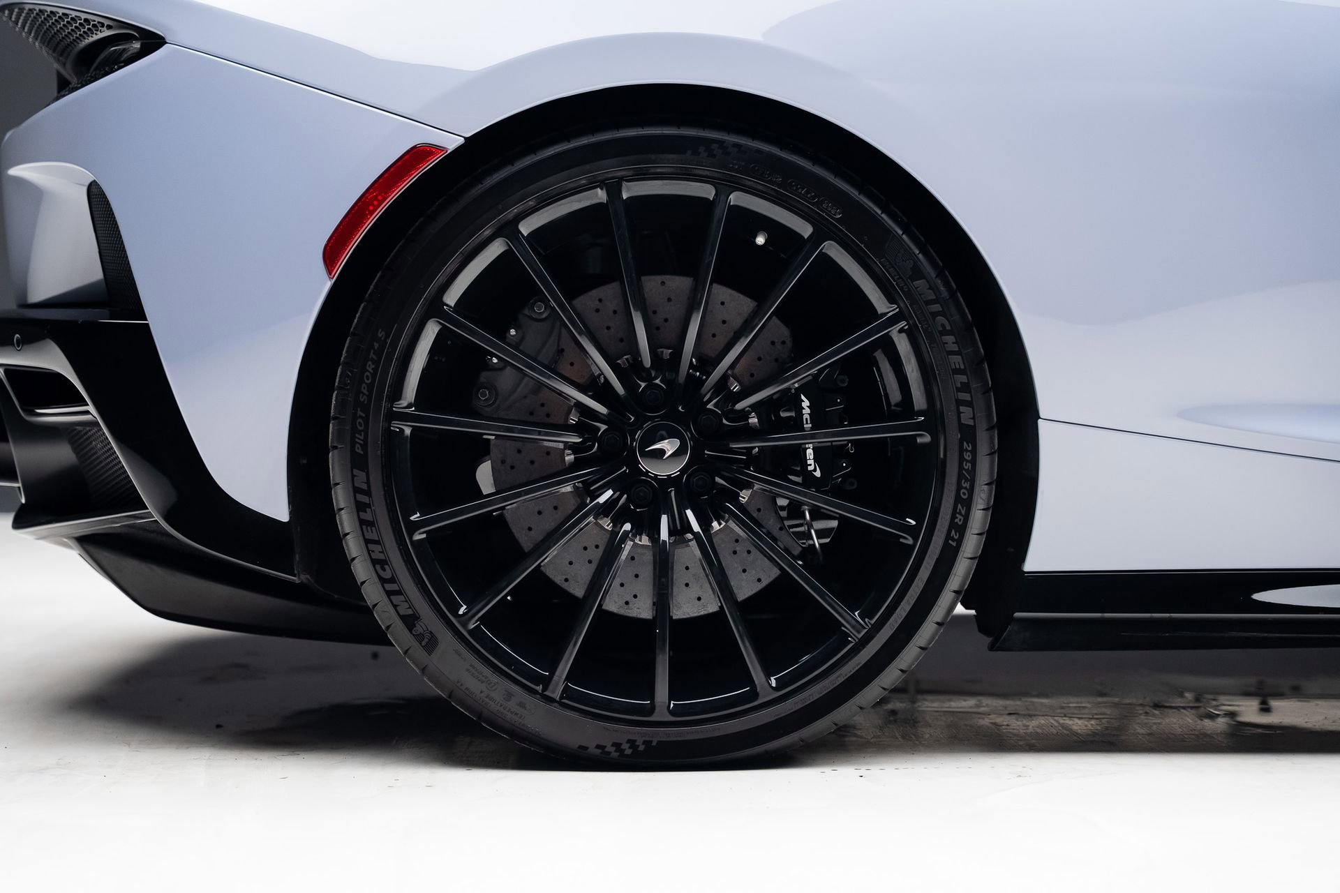 Used 2023 McLaren GT RWD image 36
