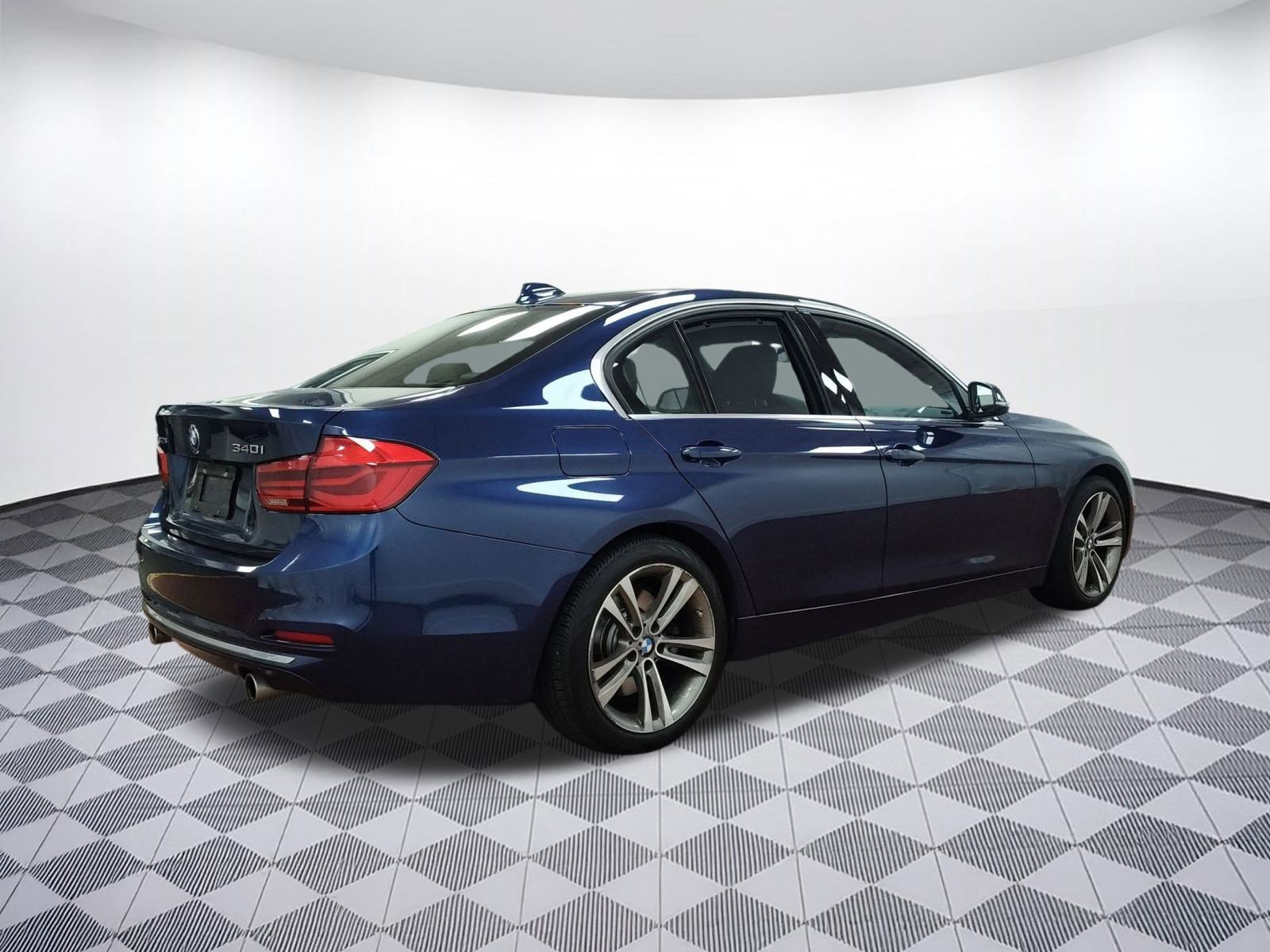 Used 2016 BMW 340i xDrive 340i xDrive image 8