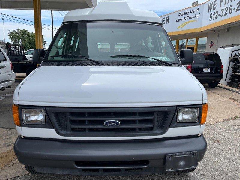 Used 2004 Ford E-350 and Econoline 350 XL image 2
