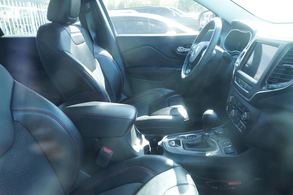 Used 2022 Jeep Cherokee Trailhawk w/ Trailer Tow Group image 8