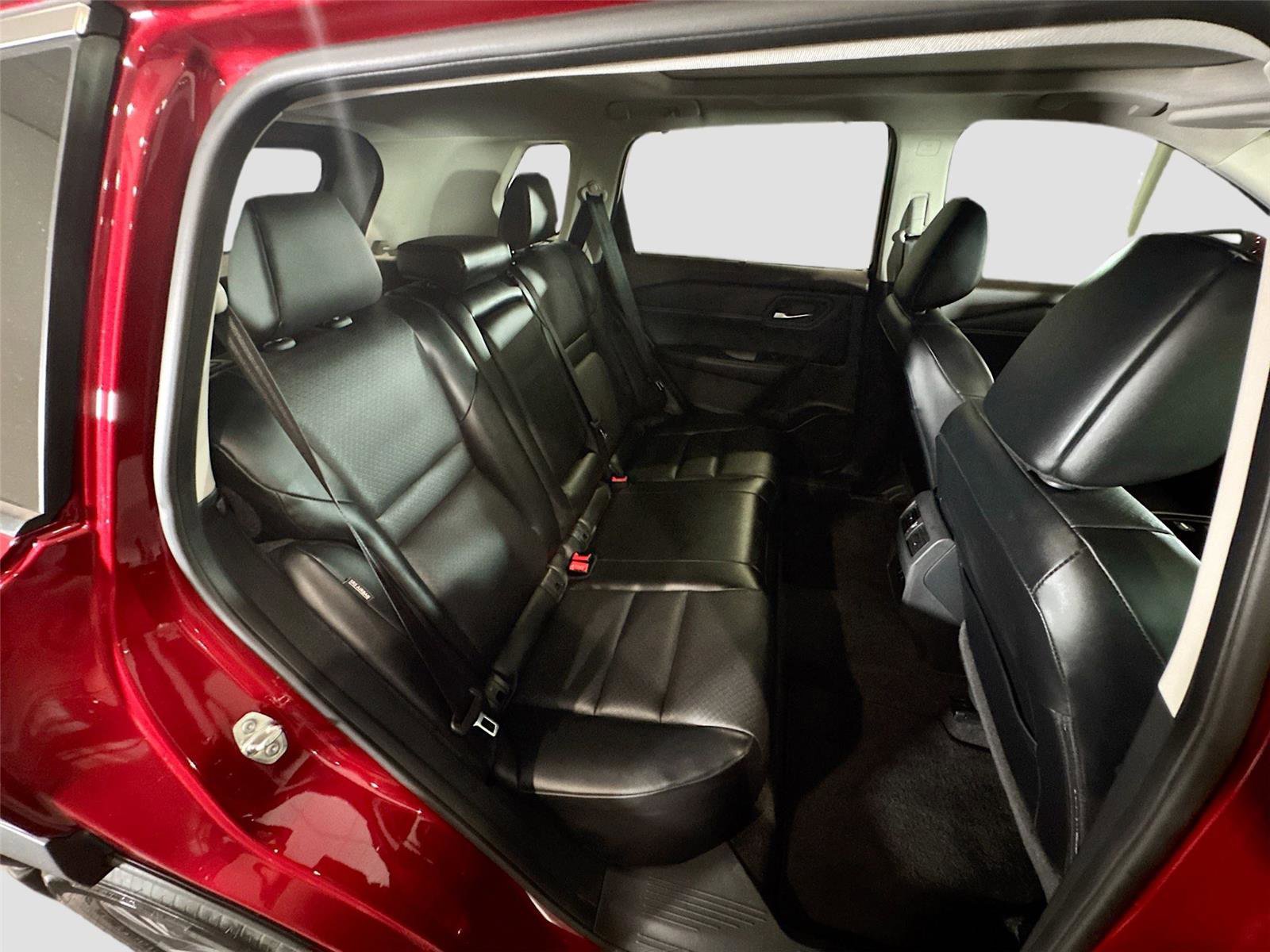 Used 2023 Nissan Rogue SV w/ SV Premium B Package image 22