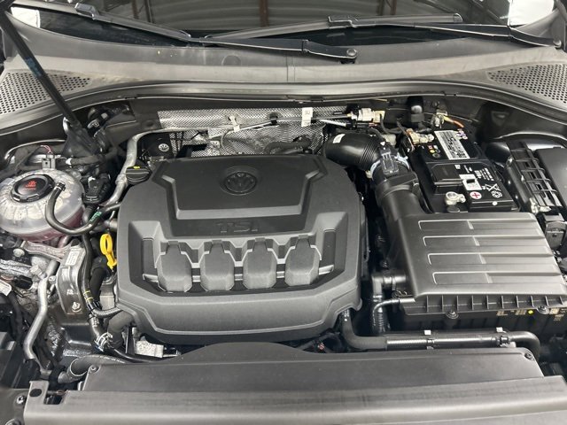 Used 2022 Volkswagen Tiguan SE w/ Panoramic Sunroof Package image 30