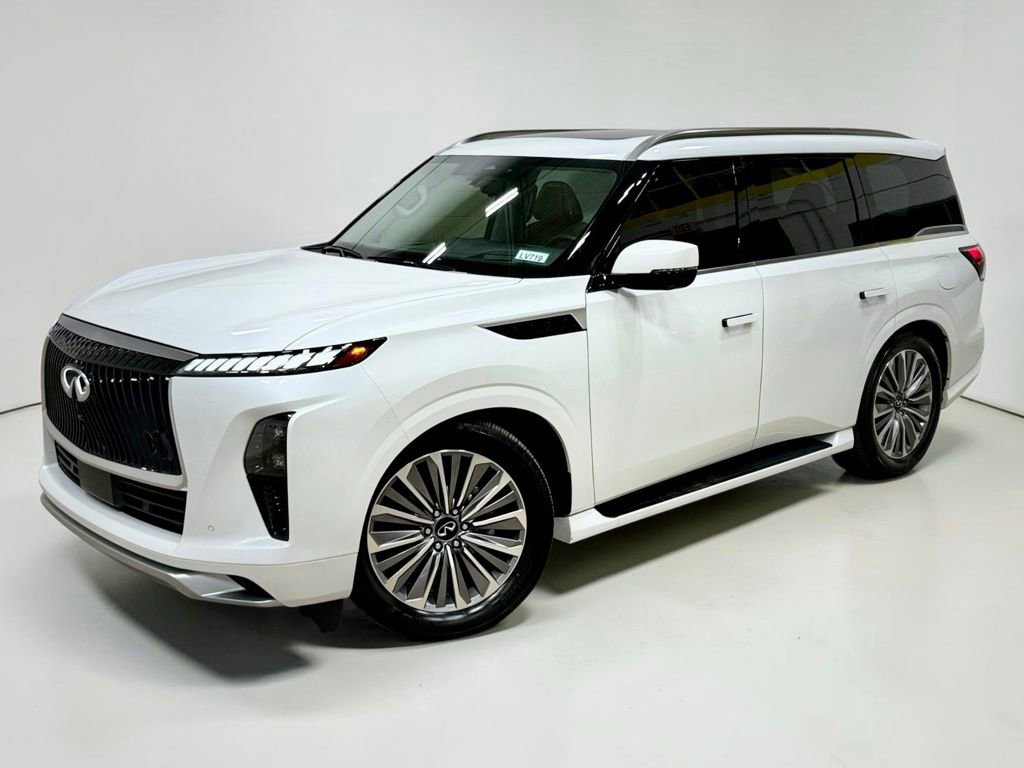 Used 2025 INFINITI QX80 Sensory image 3