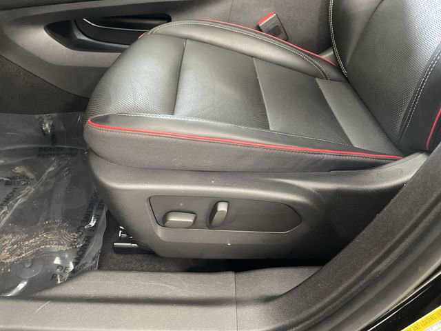 Certified 2022 Buick Envision Essence w/ Sport Touring Package image 22