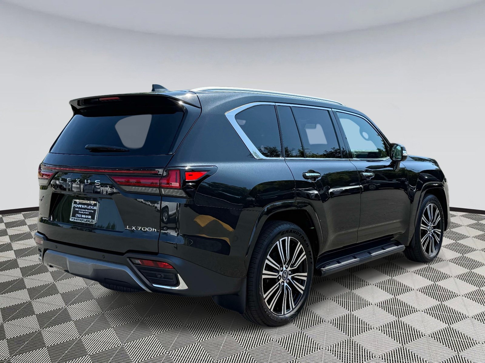 Used 2025 Lexus LX 700h Luxury AWD/4WD image 2