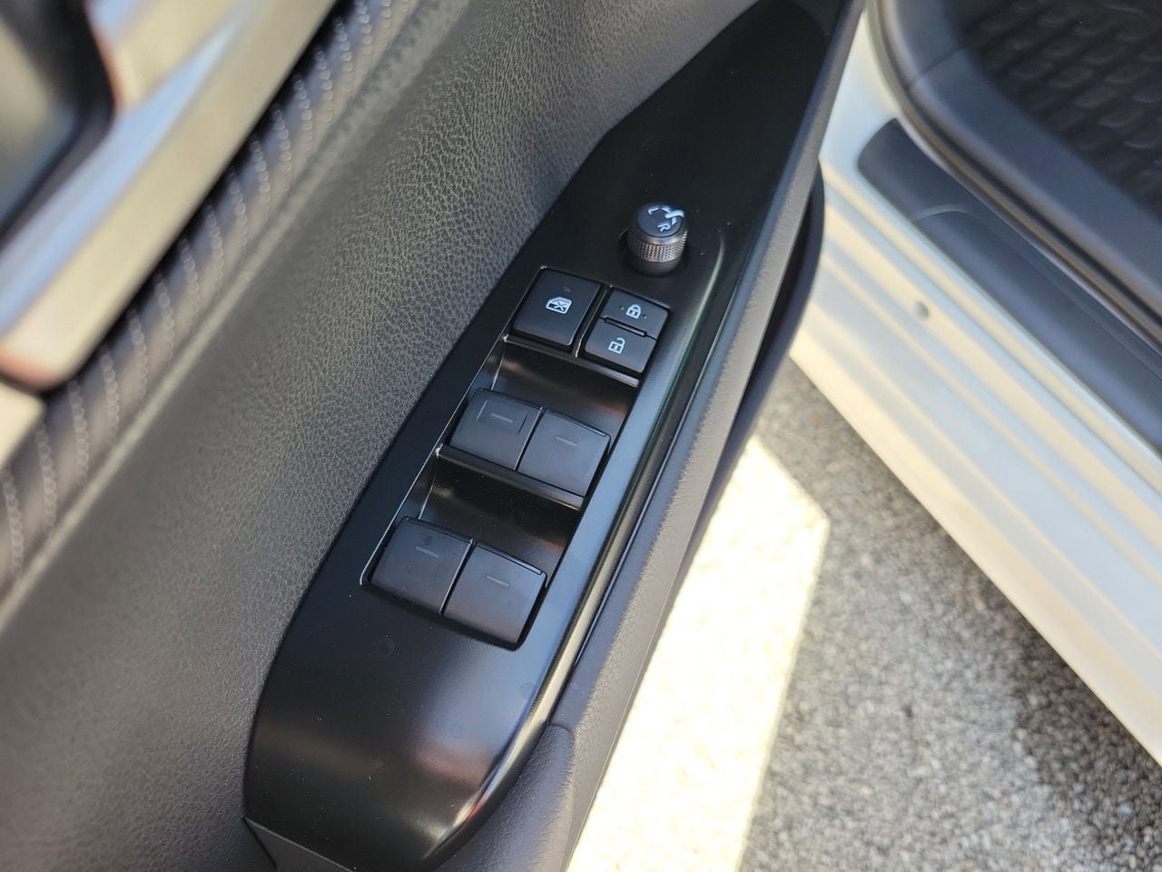 New 2026 Toyota Camry SE FWD image 15