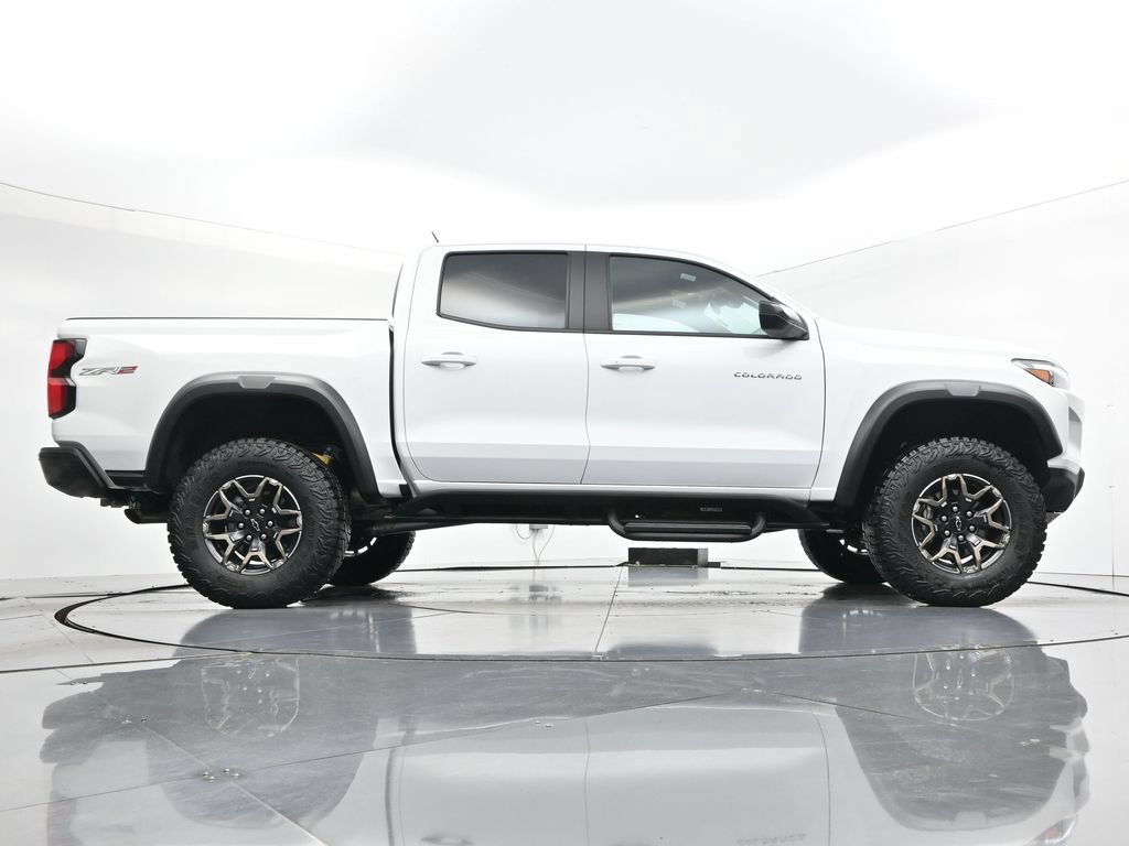 Used 2025 Chevrolet Colorado ZR2 AWD/4WD image 32
