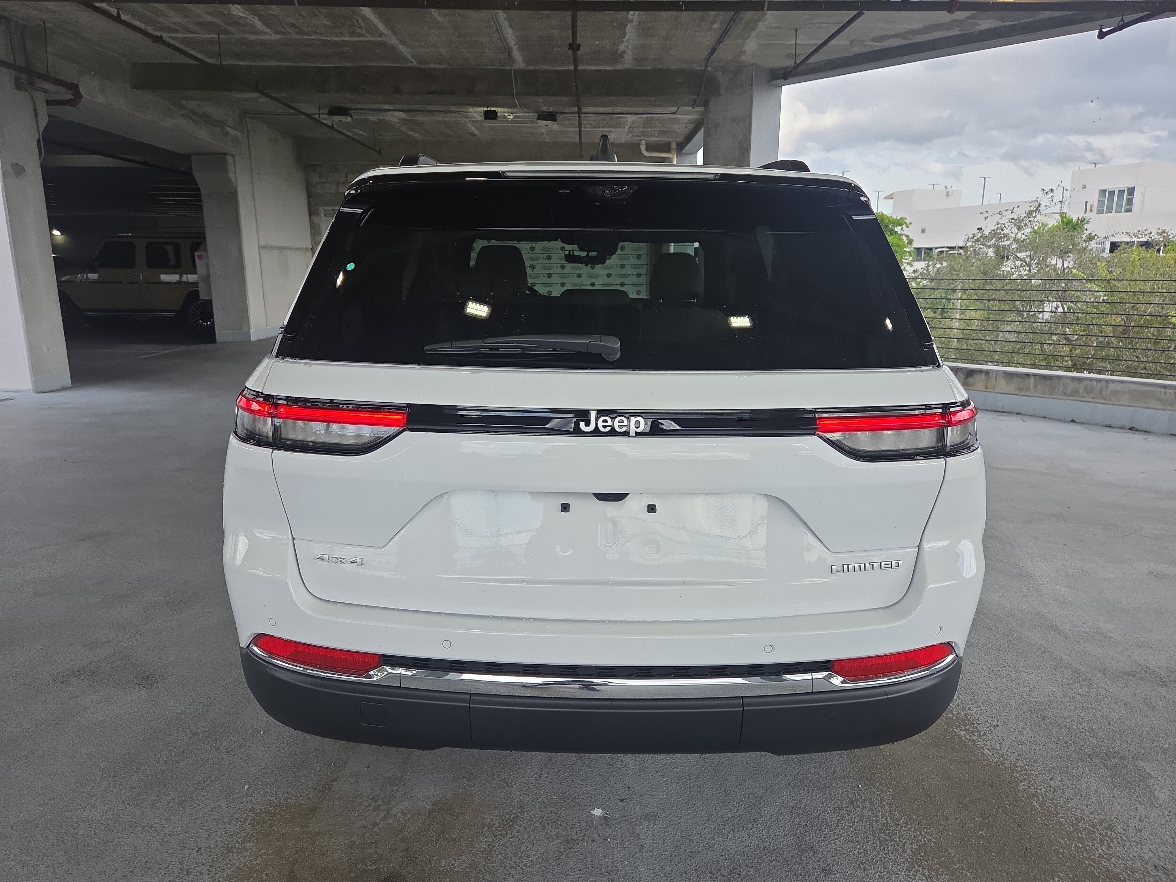 New 2025 Jeep Grand Cherokee Limited w/ Luxury Tech Group II AWD/4WD image 6