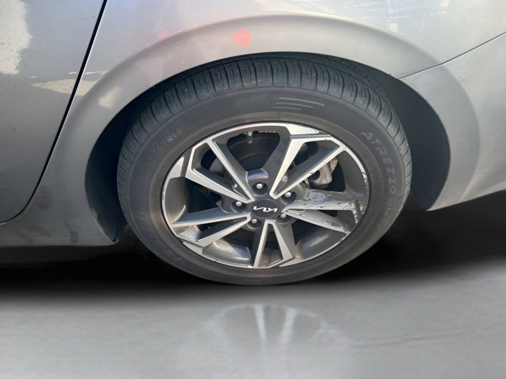 Used 2022 Kia Forte LXS FWD image 22