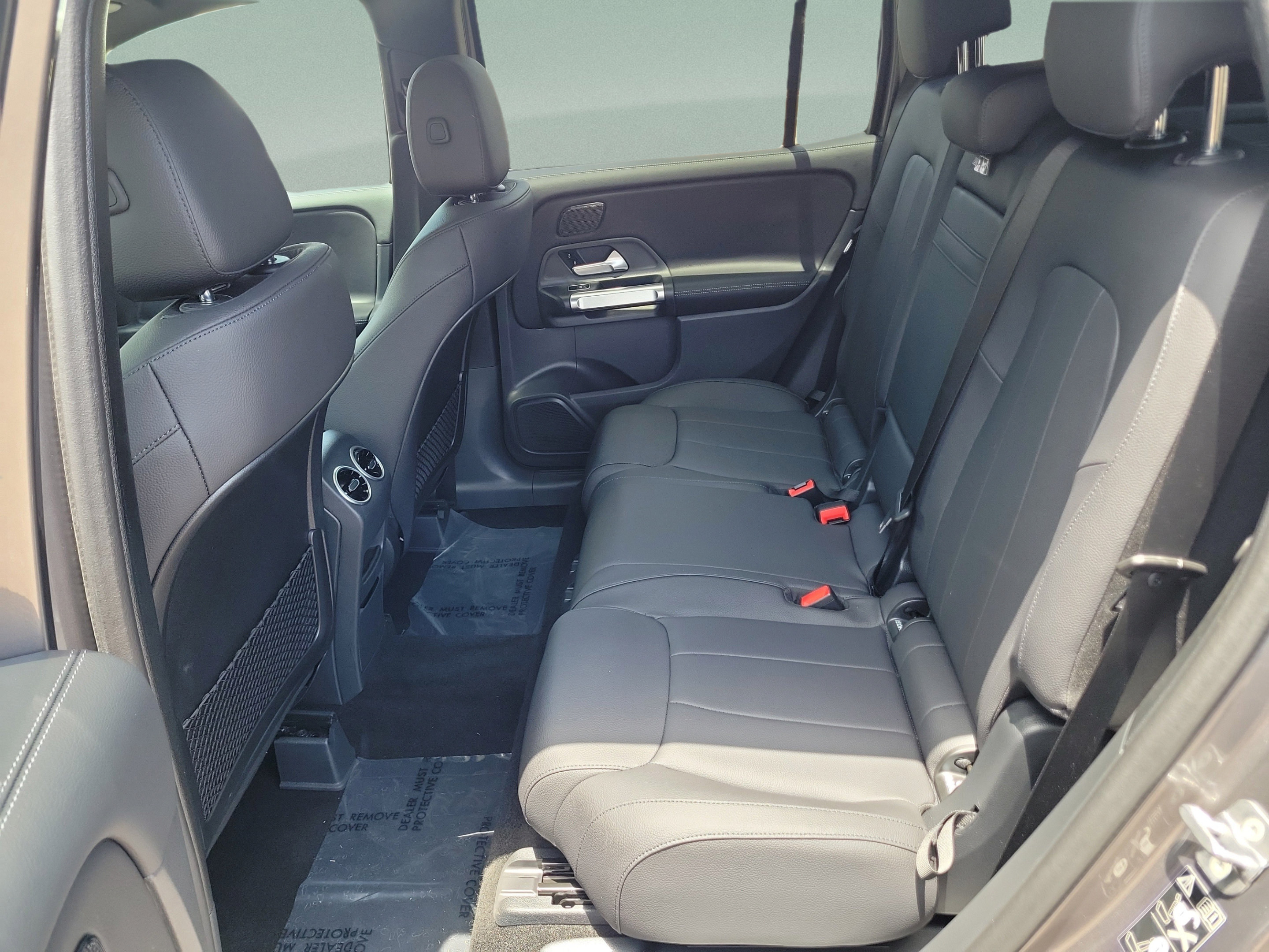 Used 2026 Mercedes-Benz GLB 250 image 9
