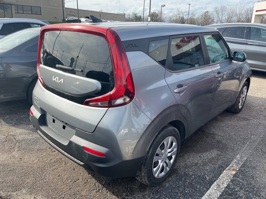 Used 2022 Kia Soul LX image 5