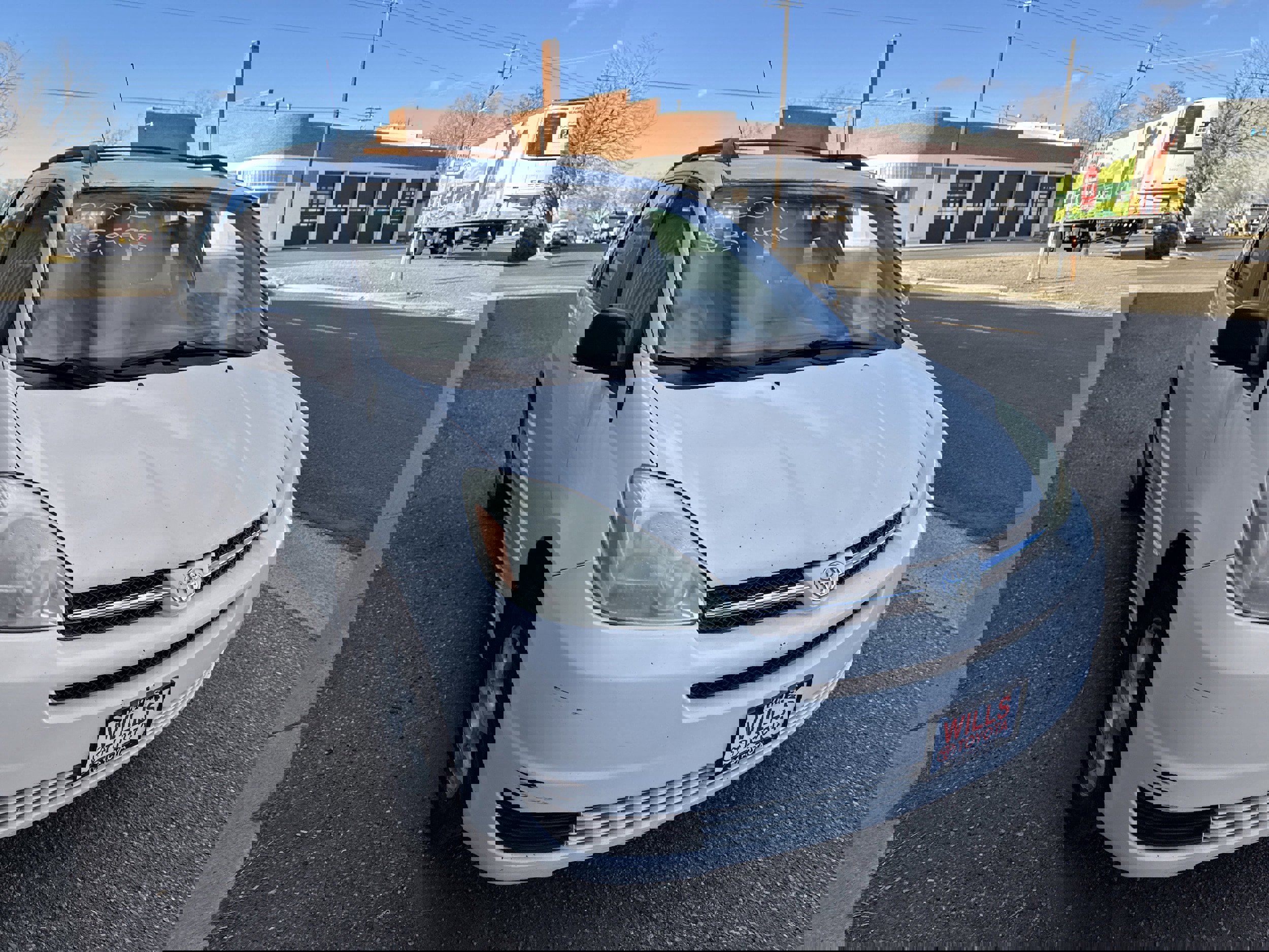 Used 2004 Toyota Sienna CE image 1