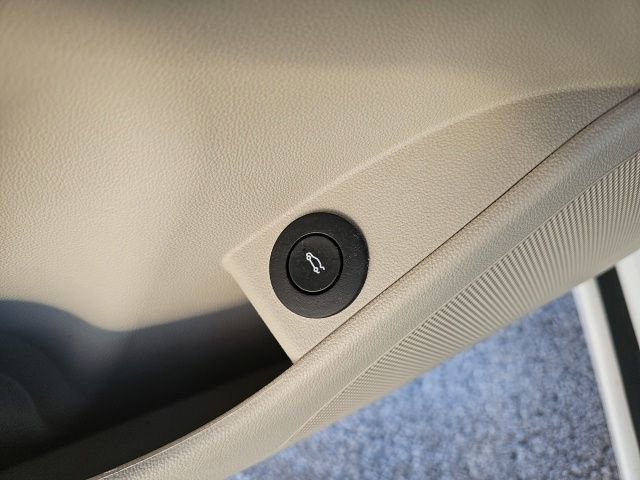 Used 2018 Buick LaCrosse Preferred image 36