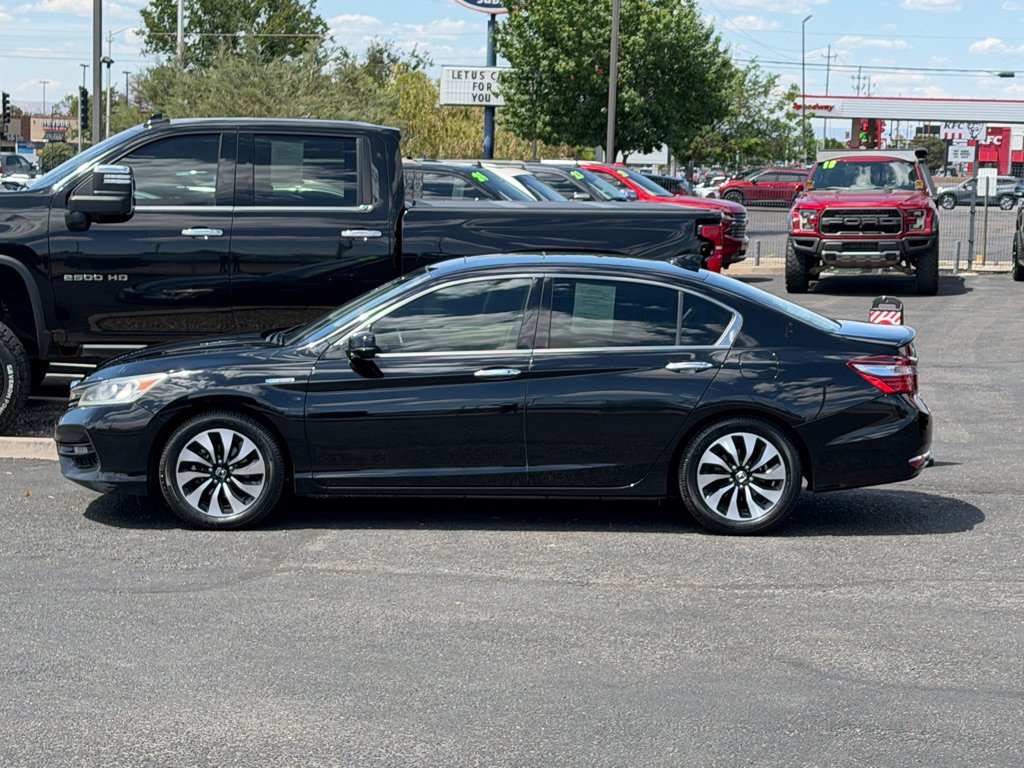Used 2017 Honda Accord EX-L image 2