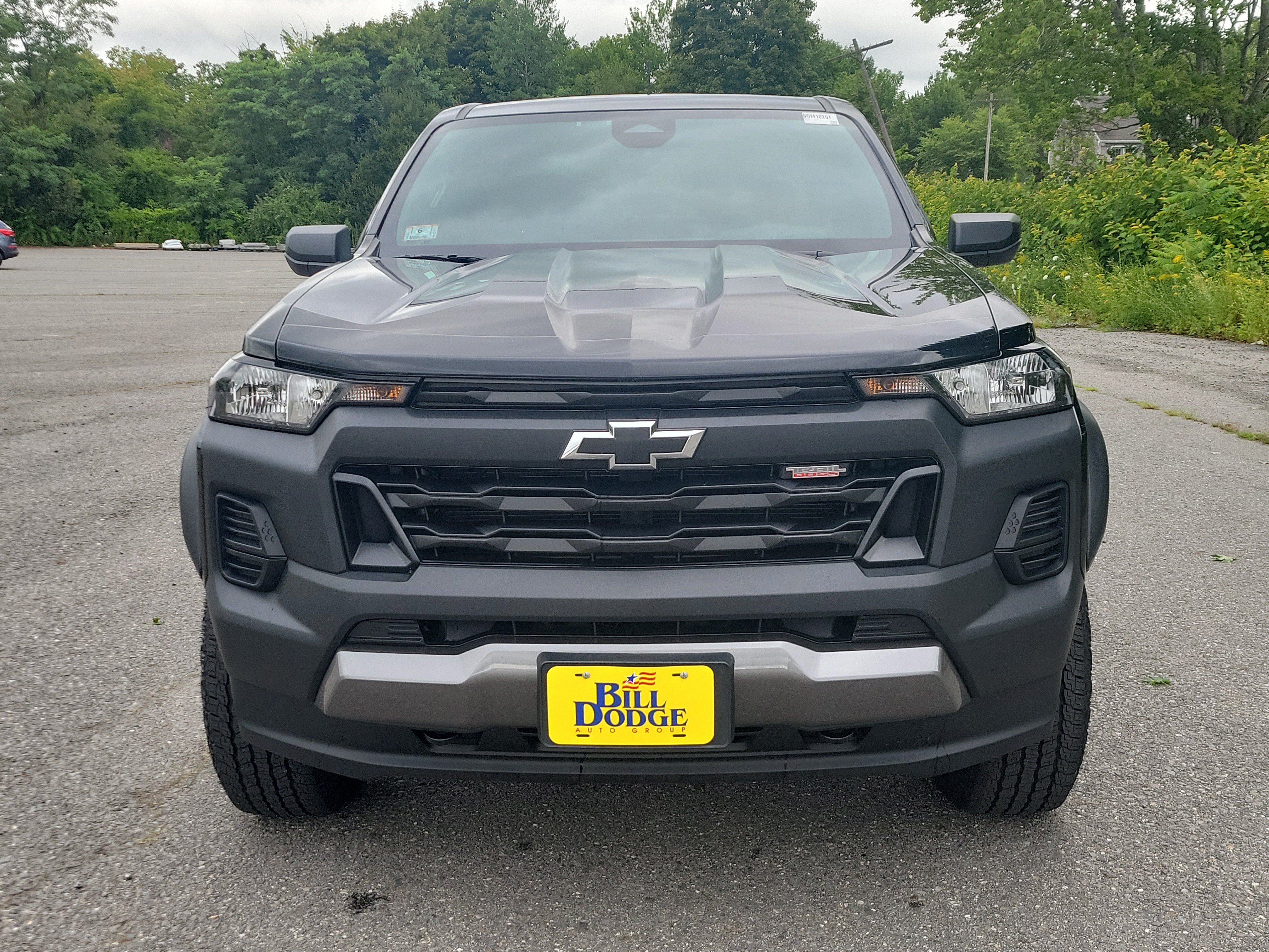 Used 2024 Chevrolet Colorado Trail Boss AWD/4WD image 2