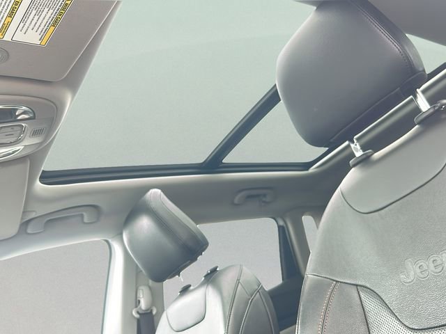 Used 2022 Jeep Compass Limited w/ Sun and Sound Group image 12