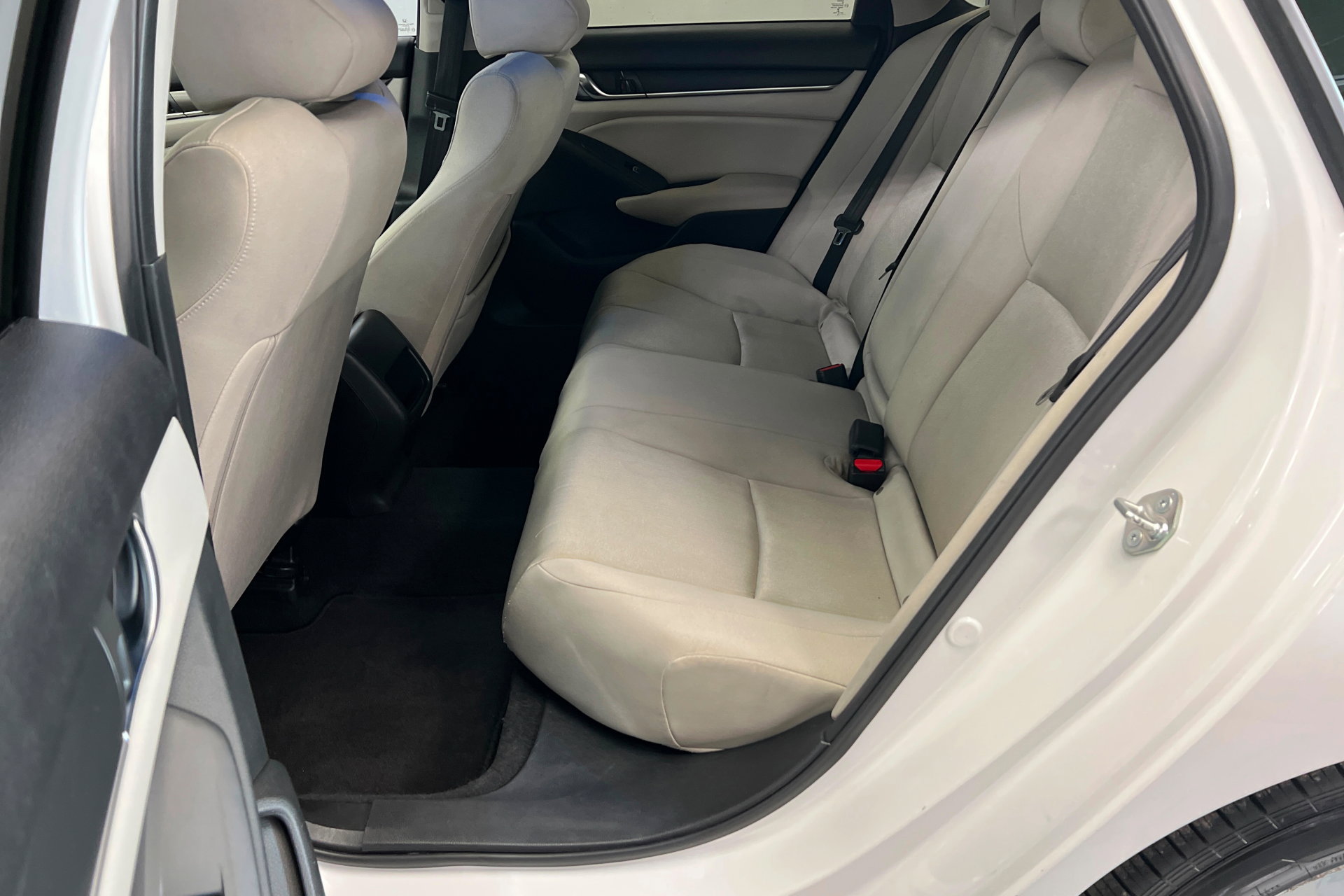 Used 2018 Honda Accord LX image 21