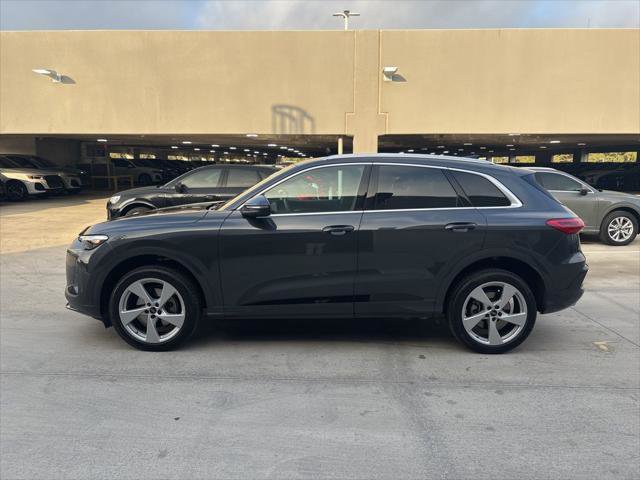 Certified 2025 Audi Q5 Premium Plus w/ Premium Plus AWD/4WD image 9