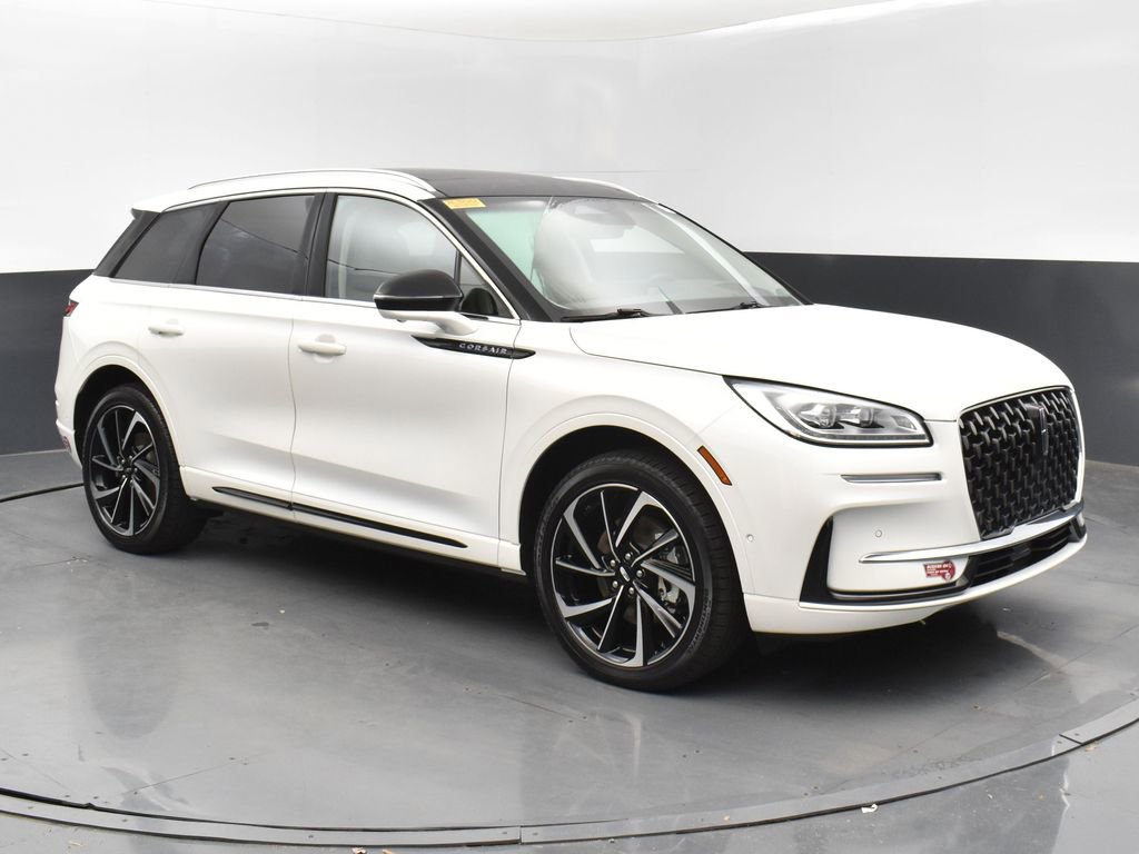 Used 2024 Lincoln Corsair Grand Touring w/ Equipment Group 302A image 3