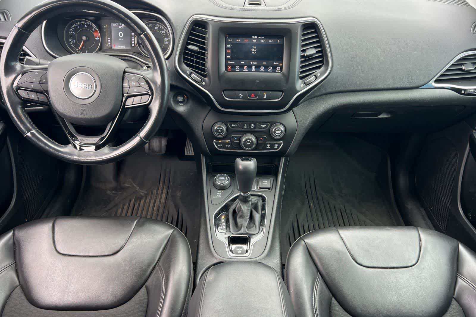 Used 2021 Jeep Cherokee Latitude Plus AWD/4WD image 4