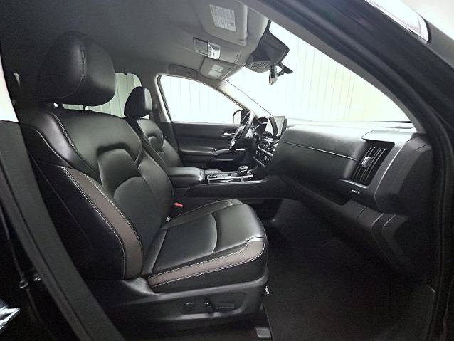 Certified 2025 Nissan Pathfinder SL AWD/4WD image 15