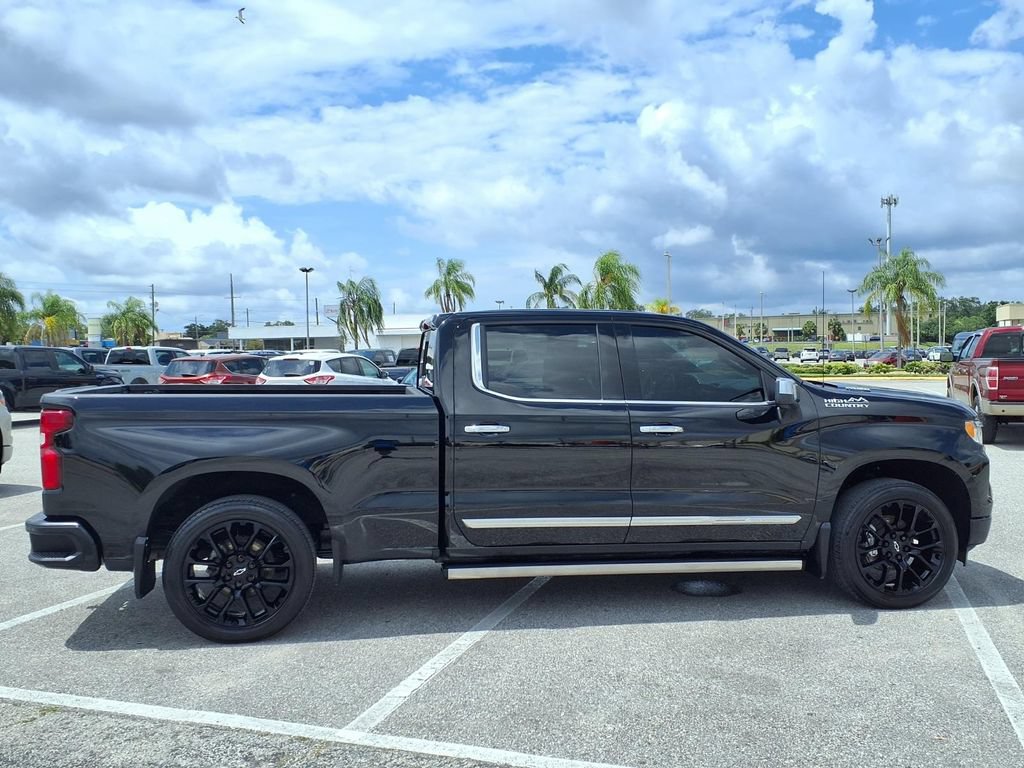 Used 2024 Chevrolet Silverado 1500 High Country w/ Technology Package AWD/4WD image 8