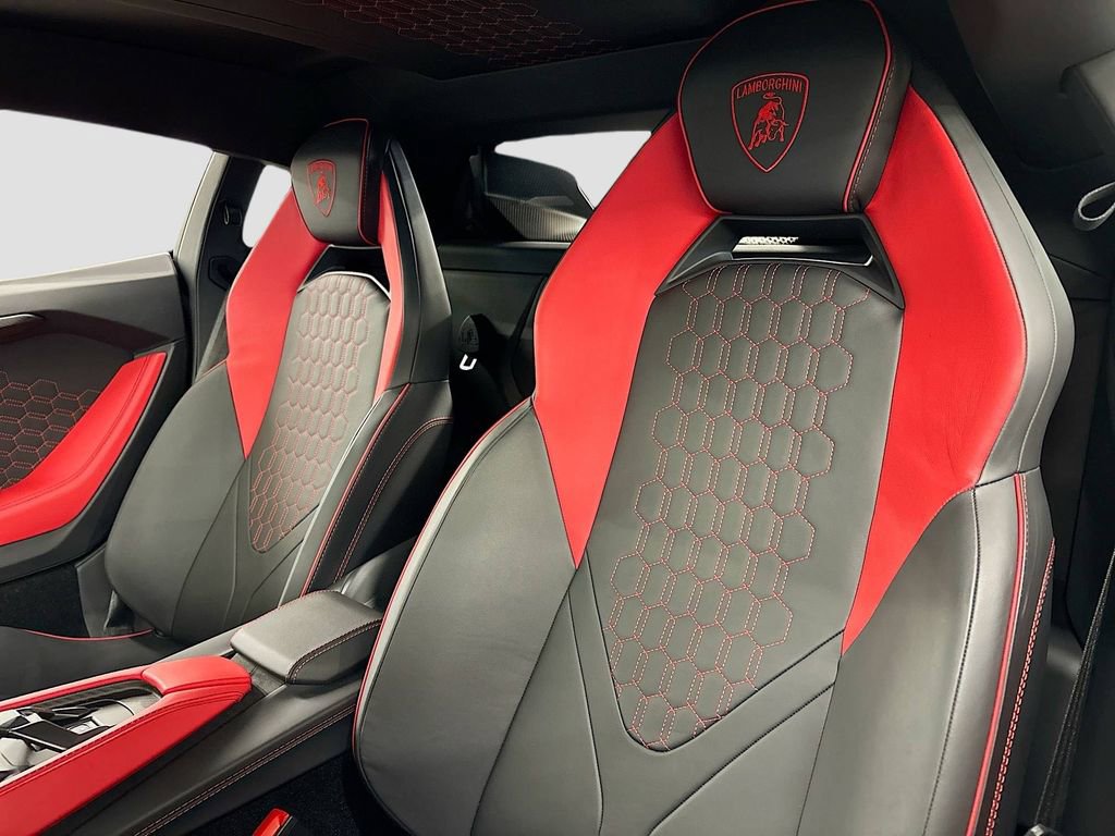 Used 2024 Lamborghini Revuelto image 17