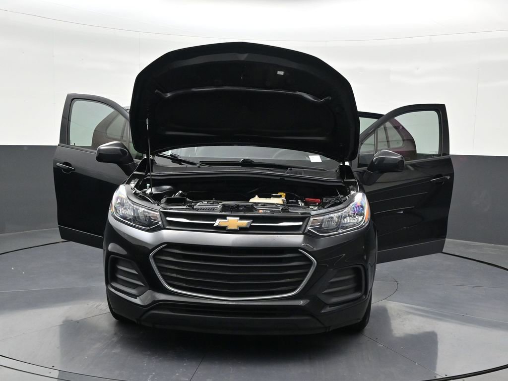 Used 2020 Chevrolet Trax LS FWD image 36