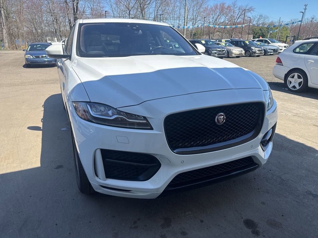 Used 2017 Jaguar F-PACE R-Sport image 6