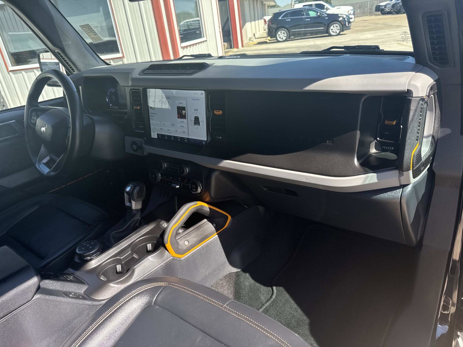 Used 2023 Ford Bronco Badlands image 12