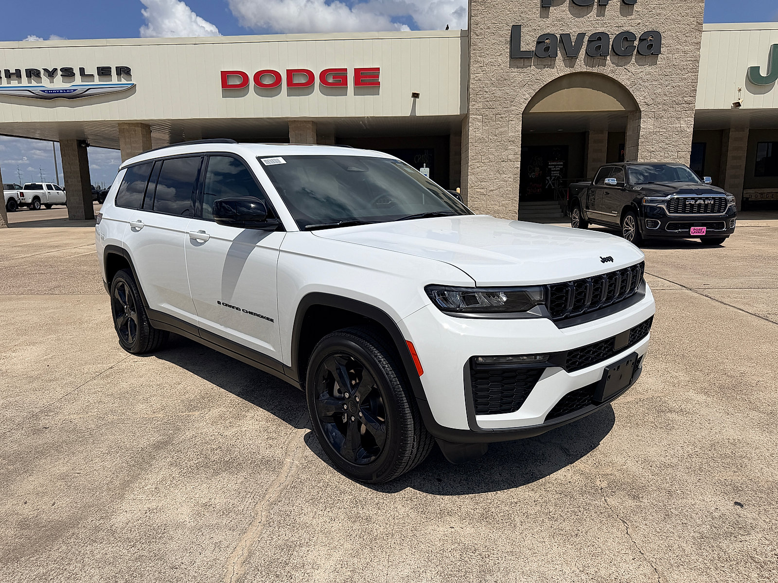 New 2026 Jeep Grand Cherokee L Limited w/ Limited Altitude Package