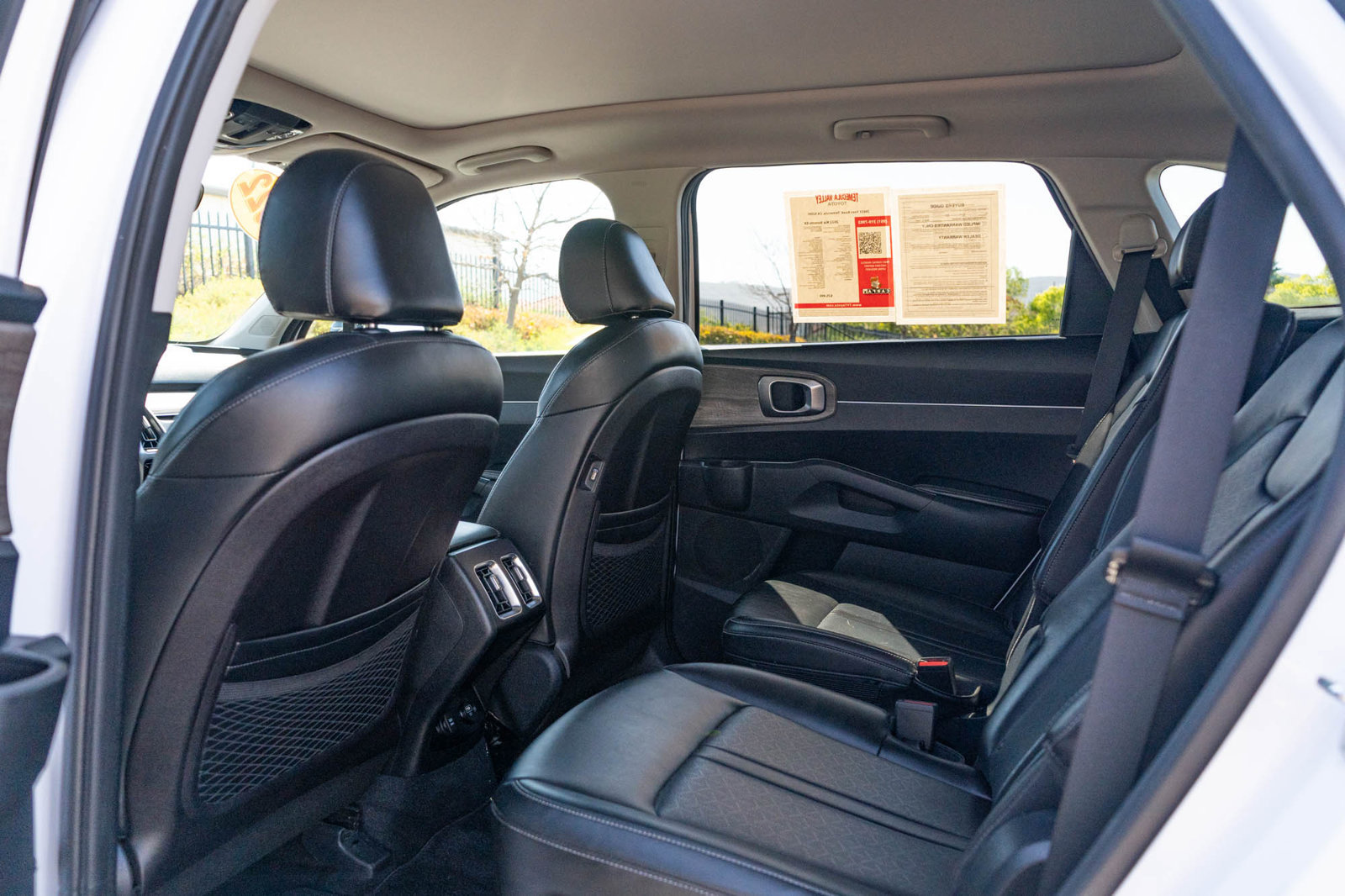 Used 2022 Kia Sorento EX w/ Panoramic Sunroof Package FWD image 16