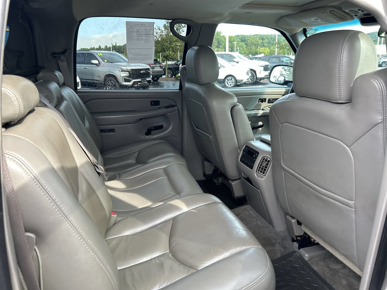 Used 2005 Chevrolet Avalanche 2500 w/ Preferred Equipment Group AWD/4WD image 18