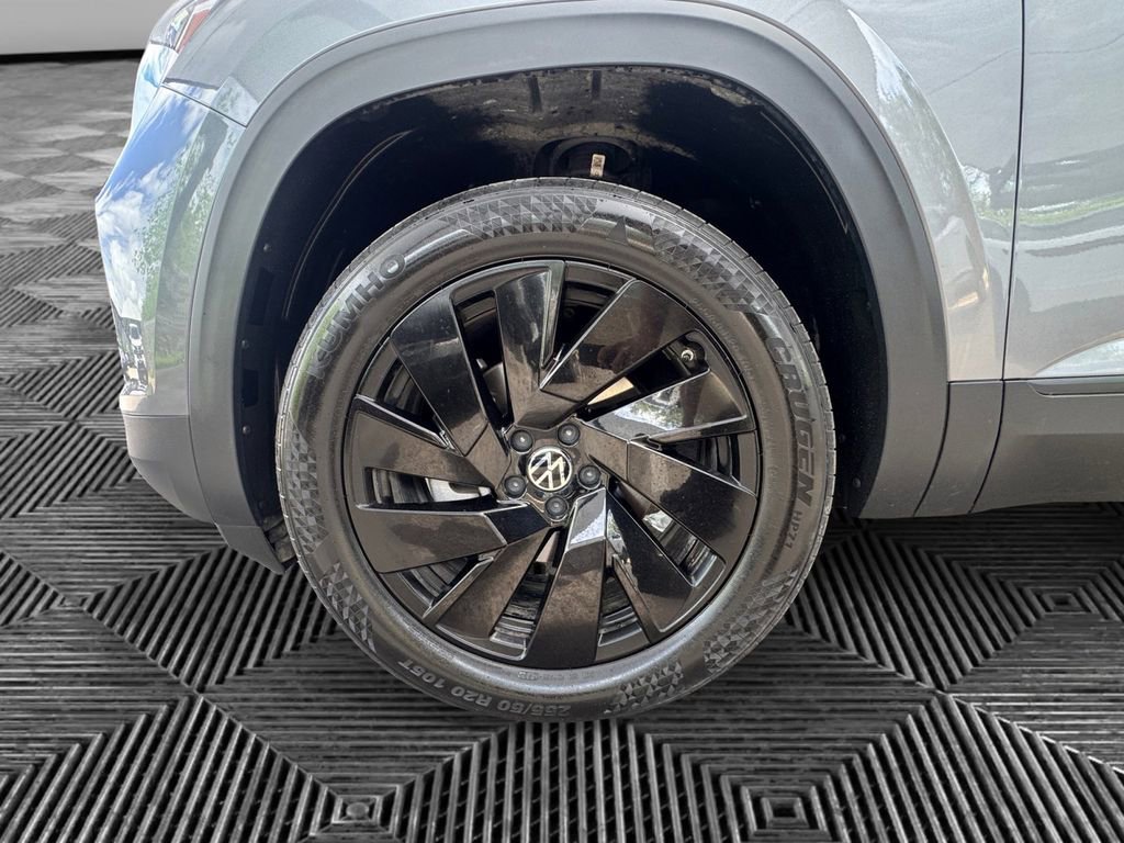 Used 2024 Volkswagen Atlas Cross Sport SE image 9