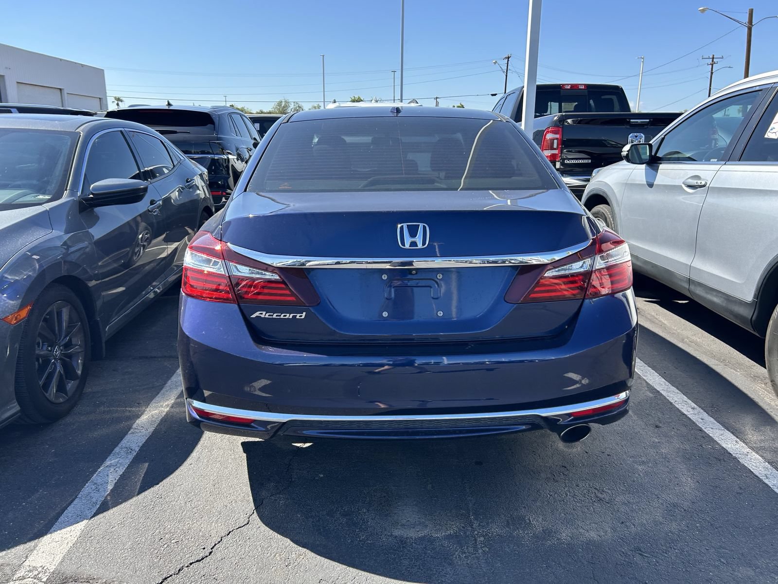 Used 2017 Honda Accord EX image 6