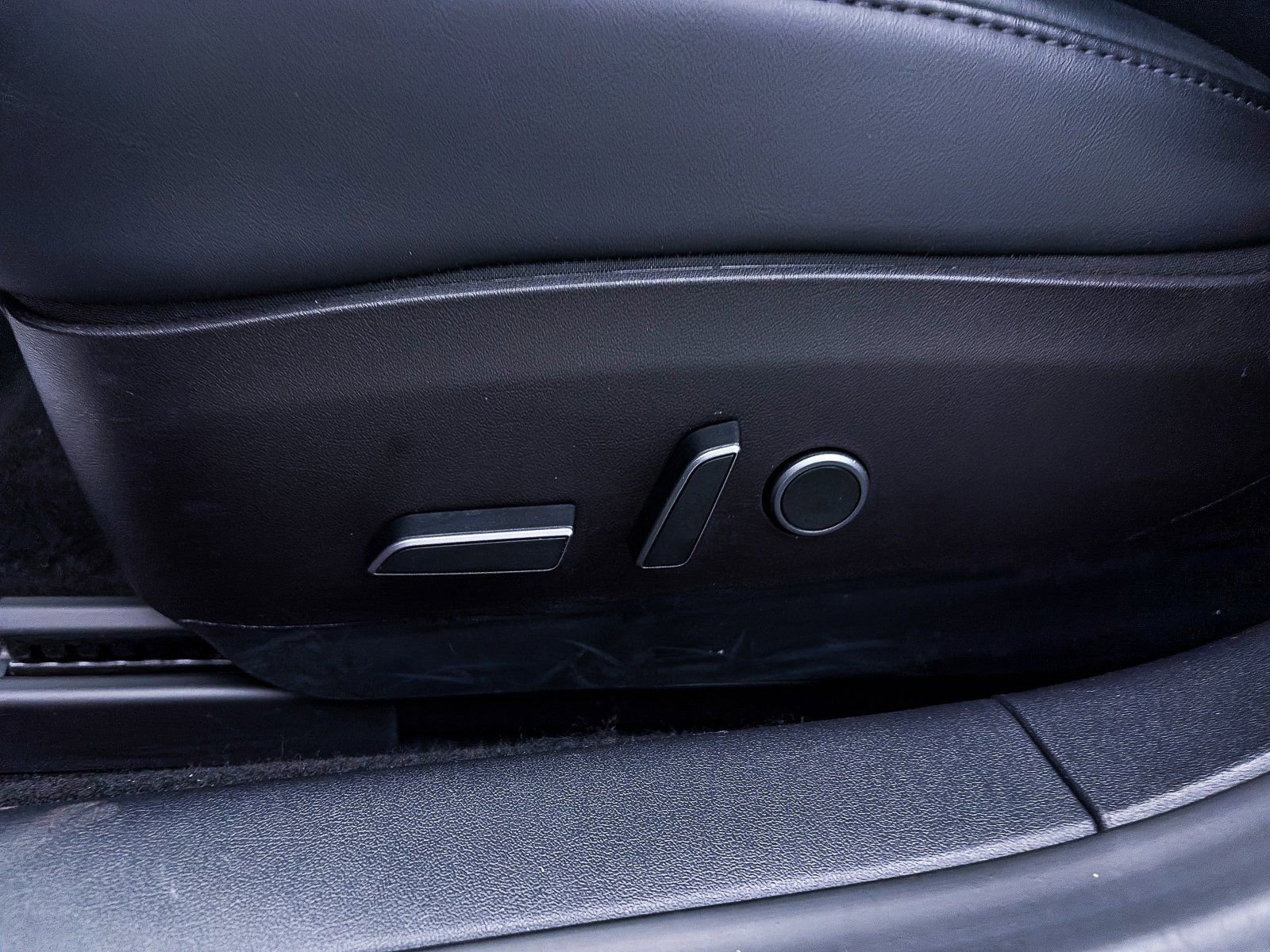 Used 2023 Tesla Model 3 Standard Range image 18