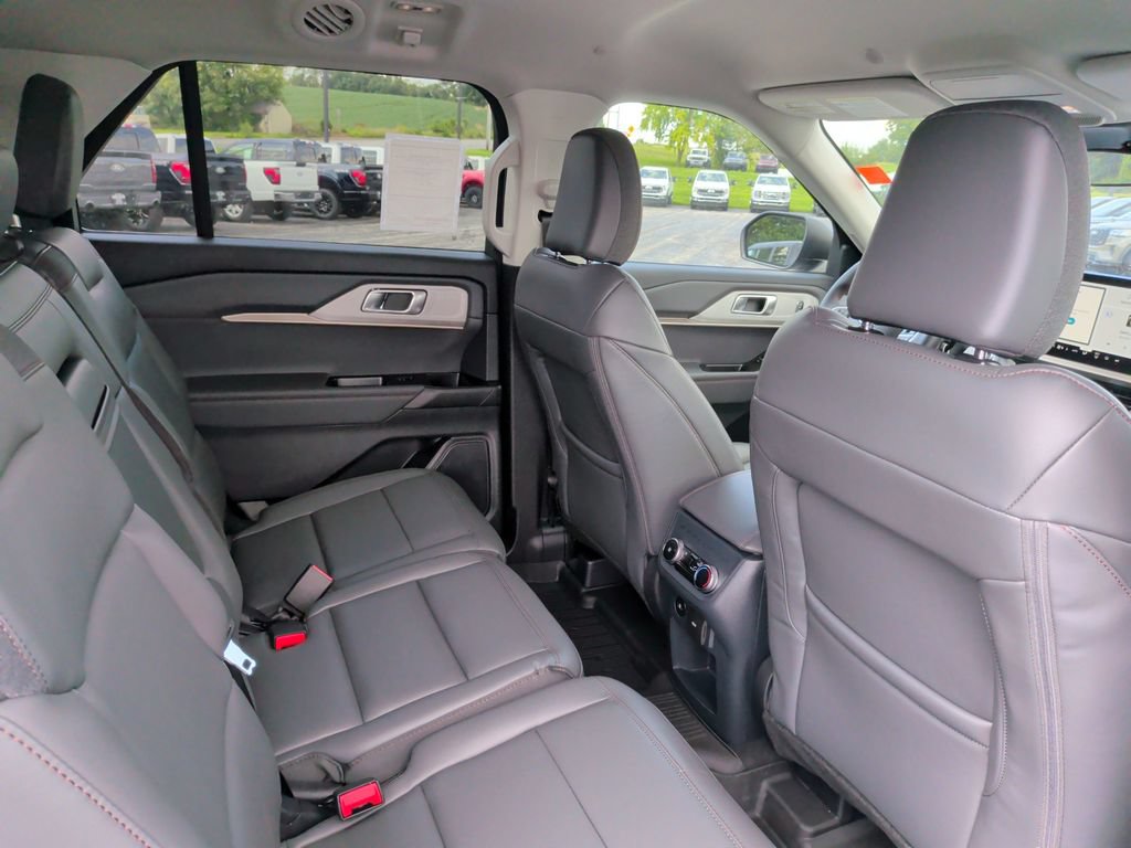 New 2026 Ford Explorer Active w/ Active Comfort Package AWD/4WD image 10