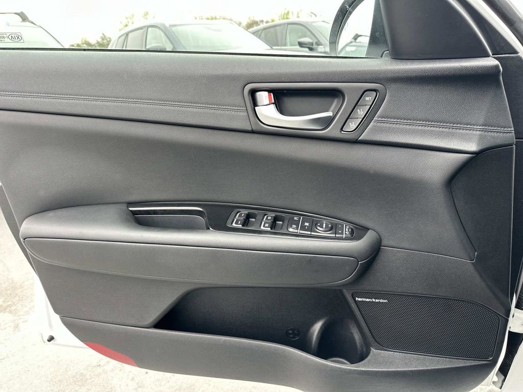 Used 2018 Kia Optima SX w/ Technology Package FWD image 25