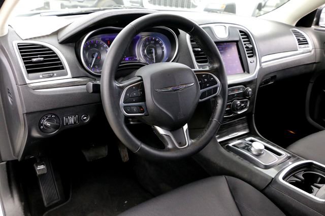 Used 2021 Chrysler 300 Touring w/ Sport Appearance Package image 8
