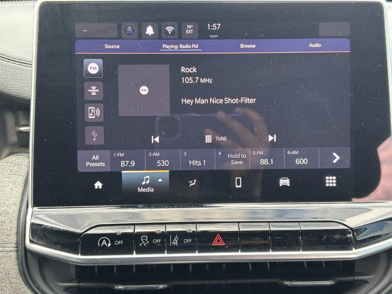 Used 2024 Jeep Compass Latitude image 13