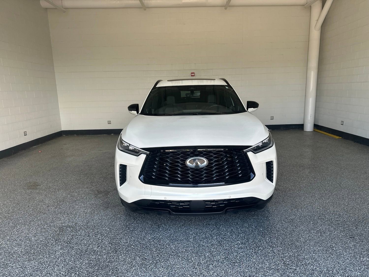 Certified 2025 INFINITI QX60 Luxe w/ Black Edition FWD image 5