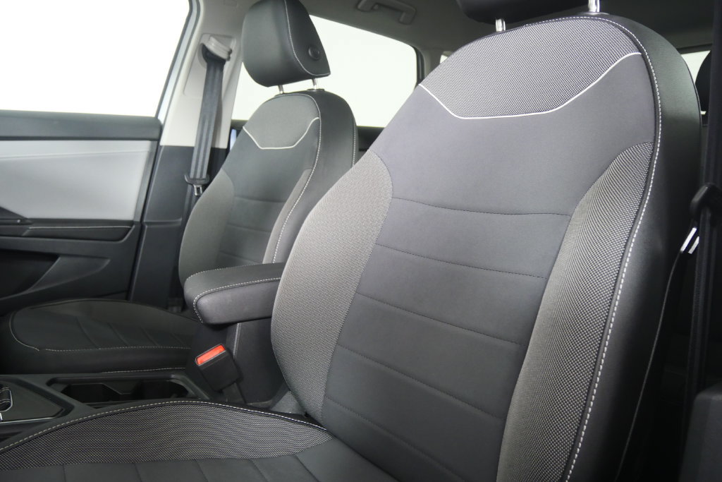 Used 2024 Volkswagen Taos SE FWD image 10