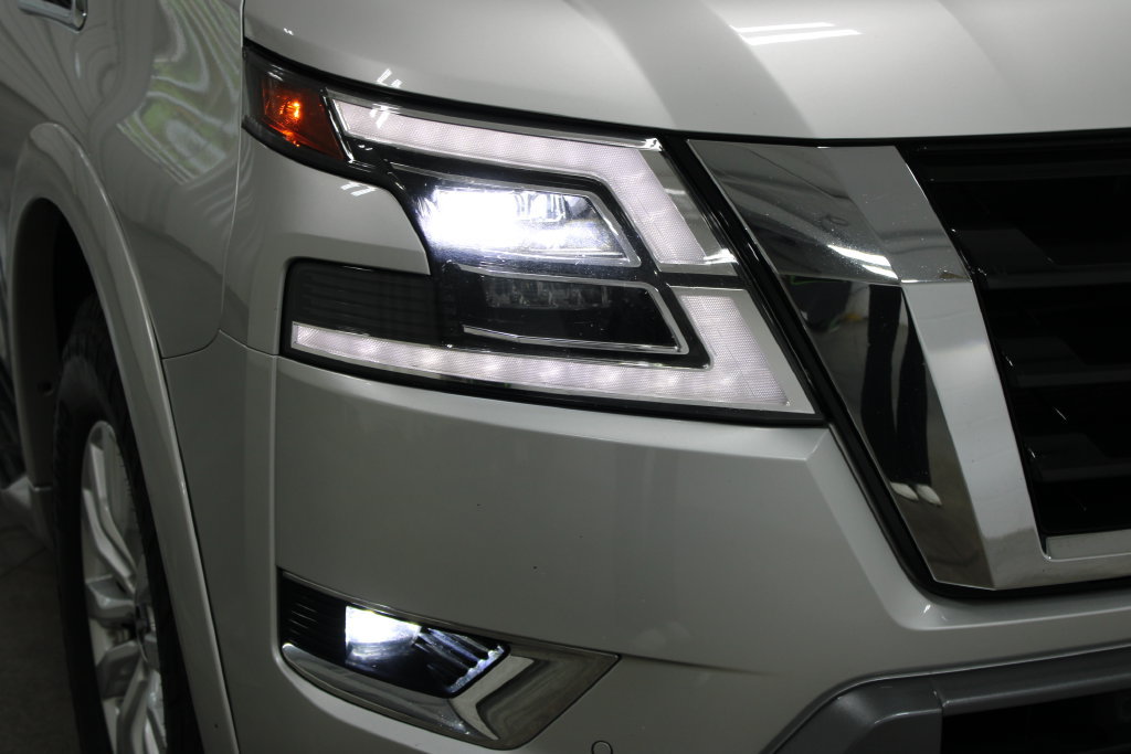 Used 2024 Nissan Armada SV RWD image 12