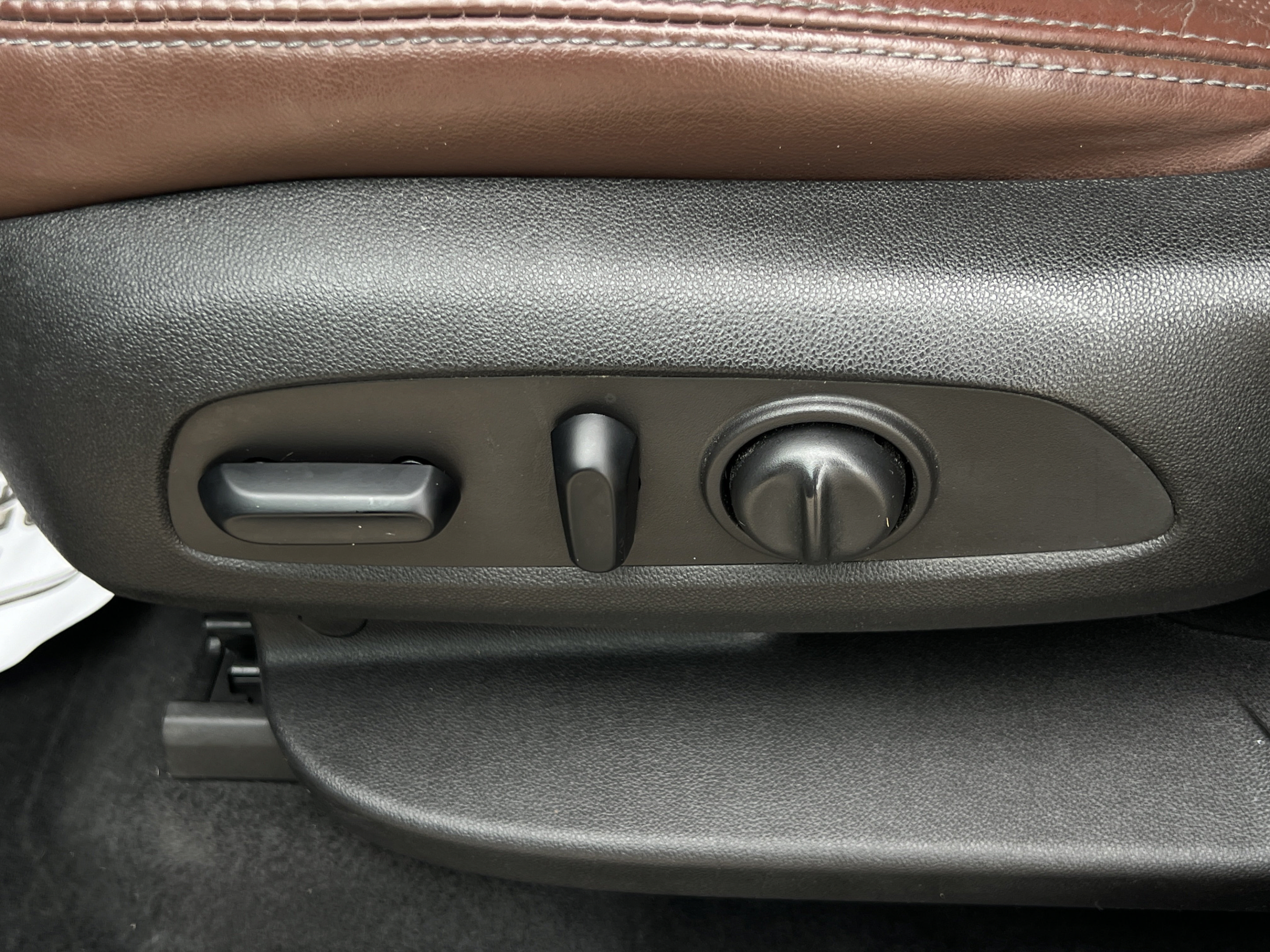 Used 2018 Buick Enclave Avenir w/ Avenir Technology Package AWD/4WD image 10