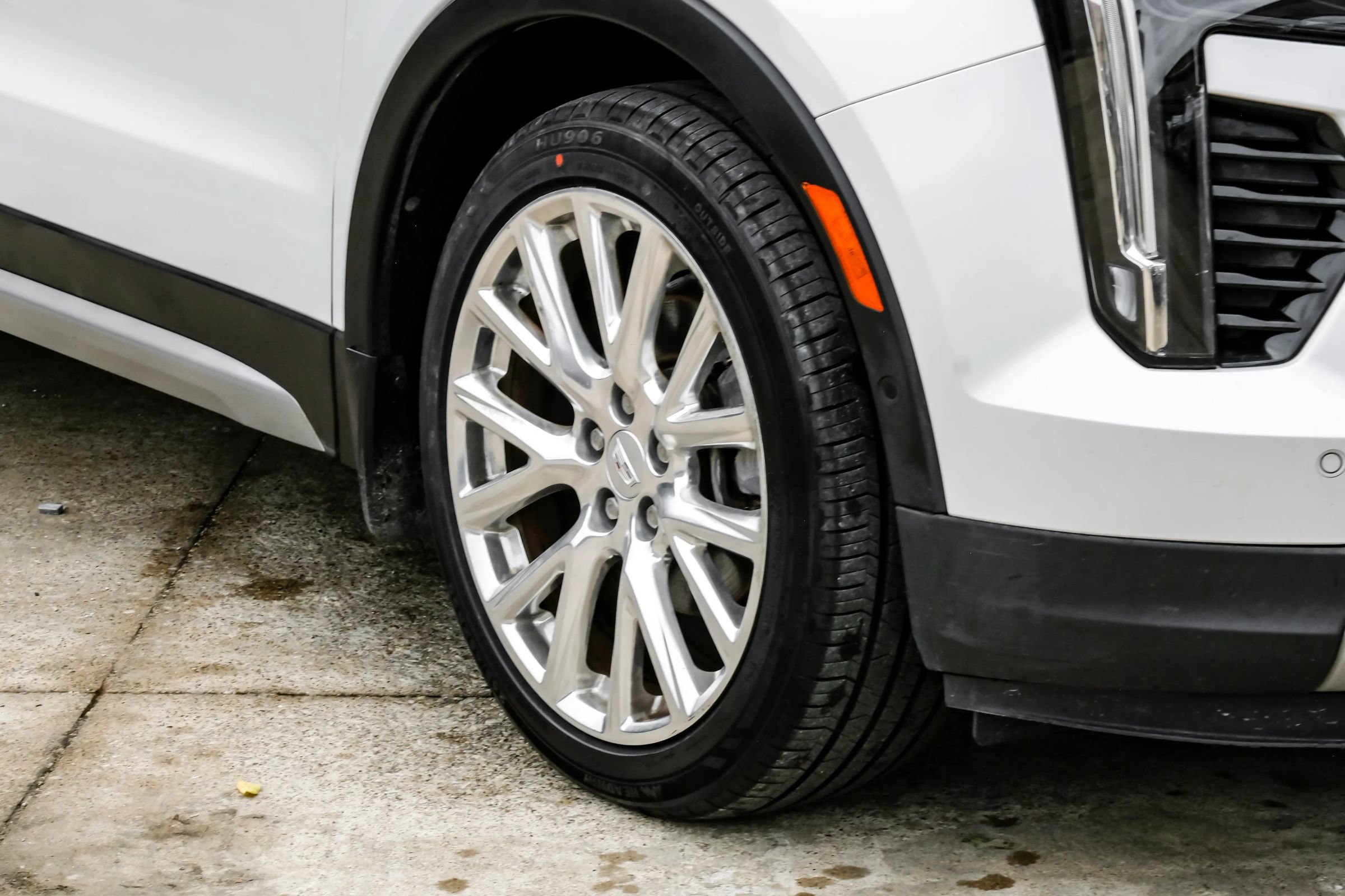 Used 2019 Cadillac XT4 Premium Luxury w/ Technology Package AWD/4WD image 60