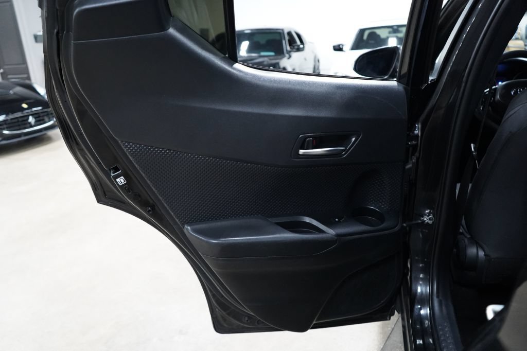 Used 2019 Toyota C-HR LE FWD image 18