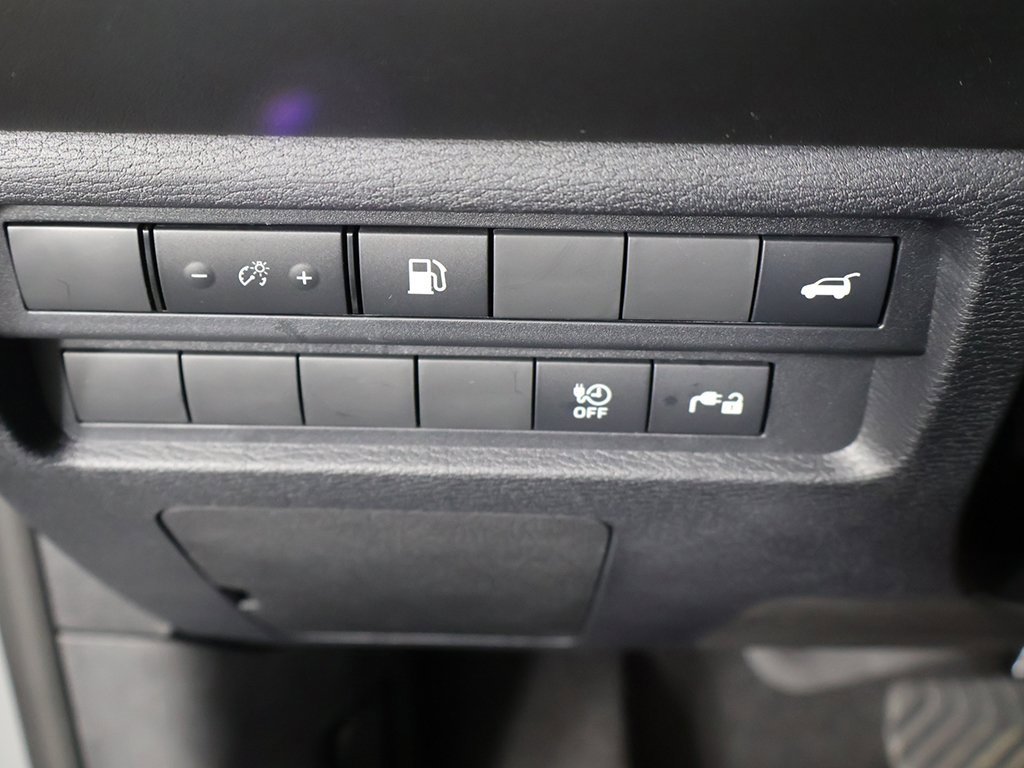 New 2025 Mitsubishi Outlander SE image 42