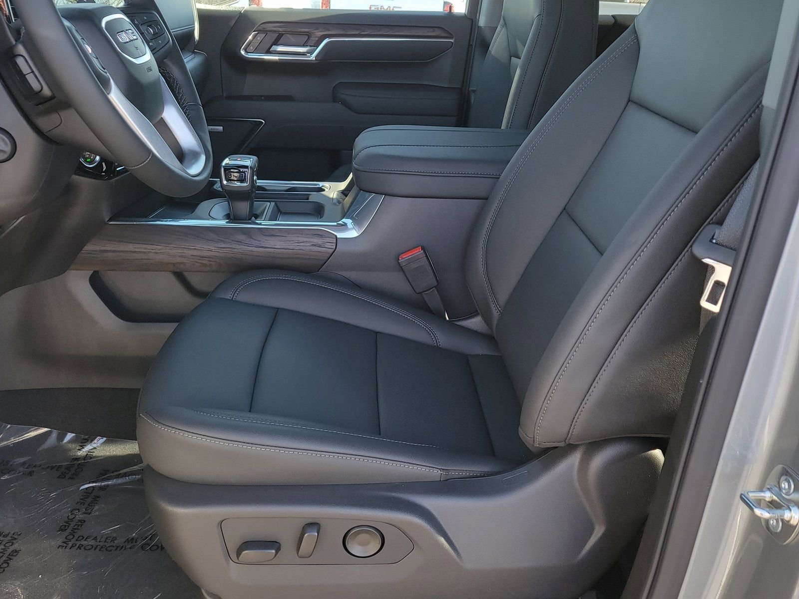 New 2026 GMC Sierra 1500 SLT w/ SLT Premium Package image 6