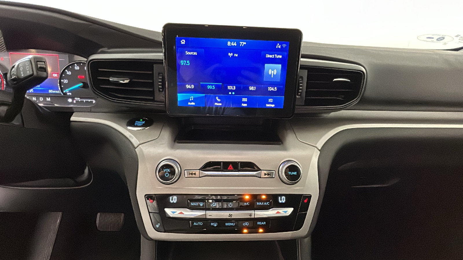 Used 2020 Ford Explorer XLT w/ Comfort Package AWD/4WD image 28