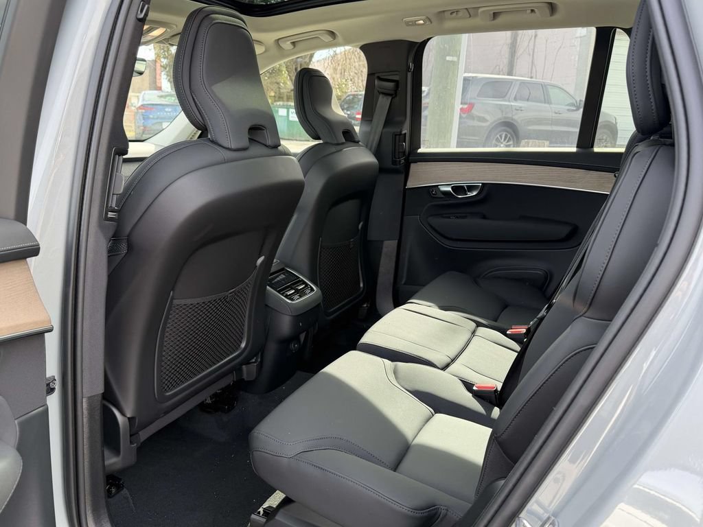 New 2026 Volvo XC90 B6 Plus w/ Protection Package Premier AWD/4WD image 14